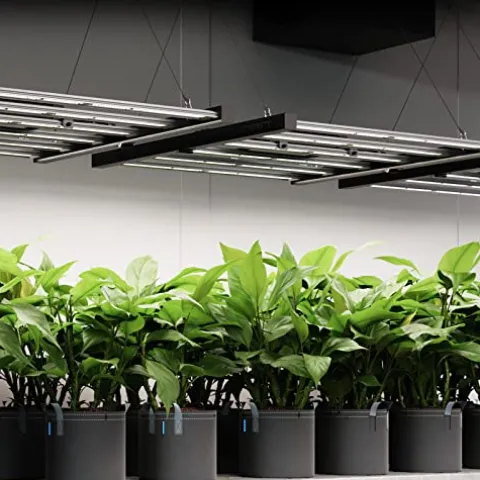 AC Infinity IONFRAME EVO8 Samsung LM301H LED Grow Light 730W Black