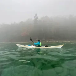 AQUA BOUND Tango Carbon Straight Shaft 4-Piece Kayak Paddle