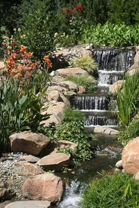 HALF OFF PONDS Simply Waterfalls 6100 Waterfall Kit with MatrixBlox, 10′ x 30′ EPDM Liner, 6,100 GPH Pump Black