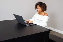 Hathaway Park Avenue 7-ft Pool Table Tennis Combination with Dining Top, Two Storage Benches – Black and Red Felt