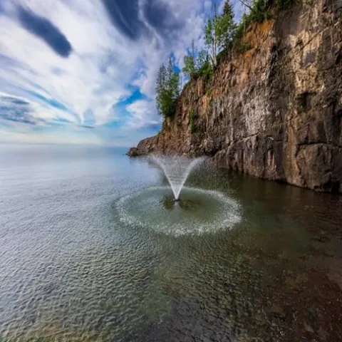 Kasco VFX Series 1/2 HP Aerating Pond Fountain White