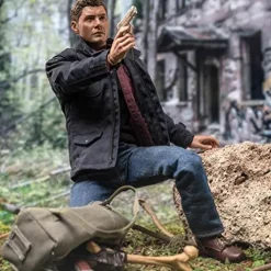 QMx Supernatural Dean Winchester 1:6 Scale Articulated Figure Tan