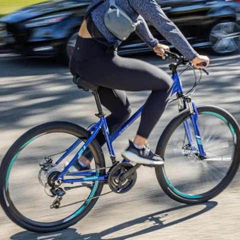 Schwinn GTX 1.0 Comfort Hybrid Bike for Men and Women 700c Grey