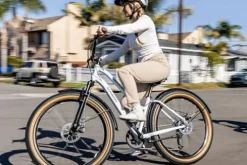 Schwinn Vega CE Adult Hybrid Comfort Bike White