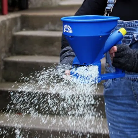 Spyker Winter Weather De-Icing Kit Ergo-Pro Spreader with Handheld Spreader Blue