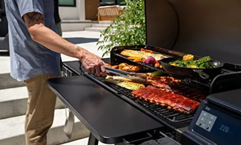 Traeger Ironwood XL Electric Wood Pellet Grill and Smoker Black