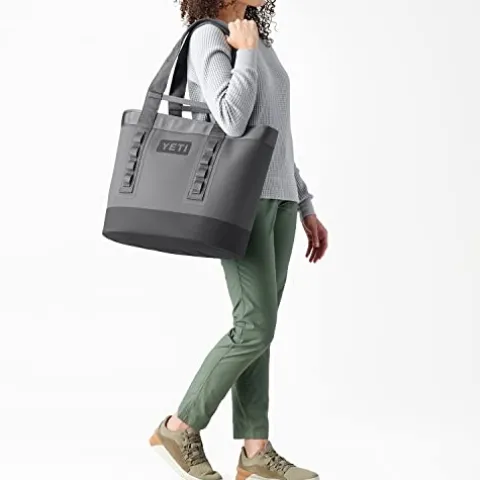 YETI Camino 35 Carryall Harvest Red